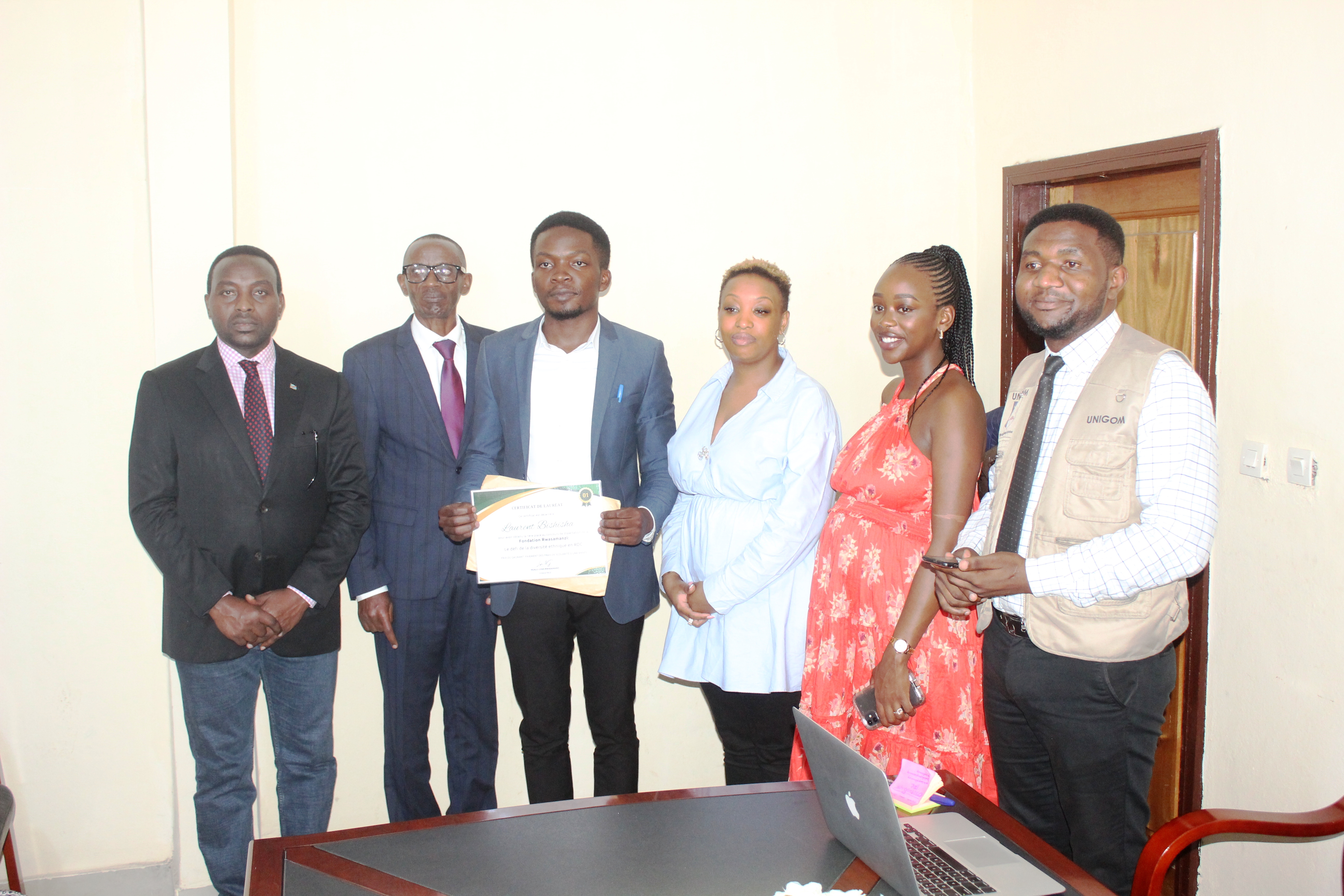 ESU-UNIGOM : Avec deux candidats en finale, l’Université de GOMA a aussi accueilli la cérémonie de remise officielle des prix aux lauréats du concours de dissertation organisé par la Fondation RWASAMANZI